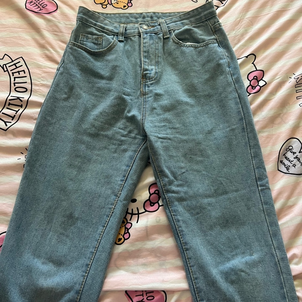 Bleach wash high rise jeans